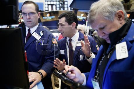 Chứng khoán Mỹ phiên 10/1 biến động trái chiều