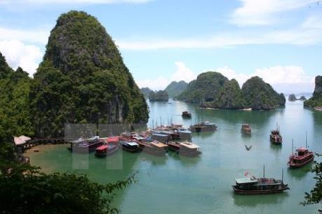 Hạ Long phát triển du lịch biển theo hướng văn minh, thân thiện