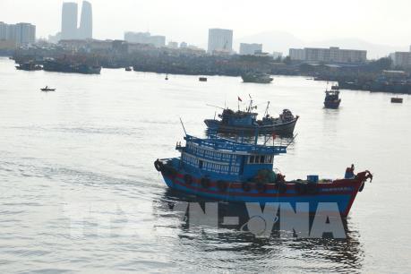 Đứt dây tời khi đang đánh cá trên biển, hai người thương vong