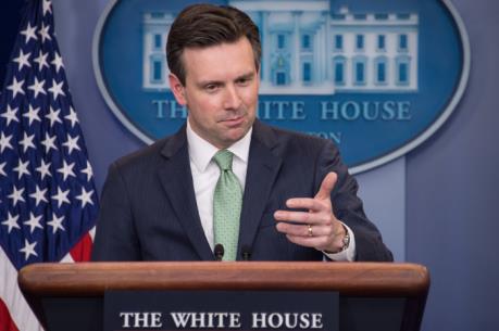 Nhà Trắng khẳng định việc ông D.Trump chỉ trích tình báo Mỹ là sai lầm