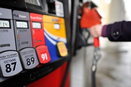 Giá xăng tăng làm ngân sách hộ gia đình Canada tốn thêm hơn 1.200 USD trong năm 2017