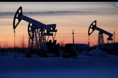 Giá dầu thế giới giảm khi đồng USD mạnh lên