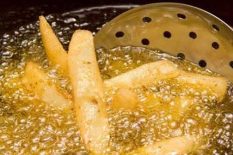 Thói quen ăn uống sai lầm ngày Tết đe dọa sức khỏe người Việt