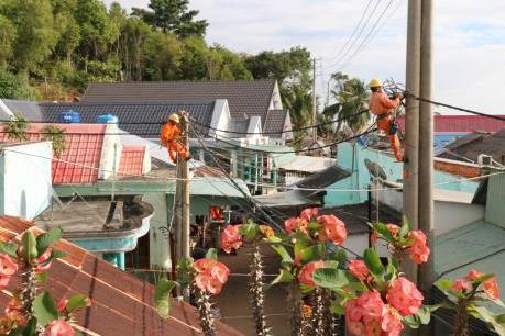 558 hộ dân trên đảo Sơn Hải được sử dụng điện lưới quốc gia