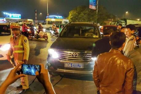 Củng cố hồ sơ để khởi tố lái xe biển 80A hành hung cảnh sát cơ động