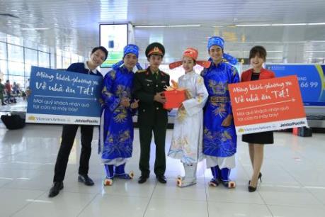 Vietnam Airlines và Jetstar Pacific "đón khách phương xa về nhà ăn Tết”