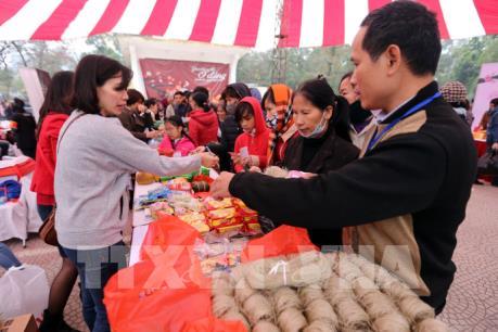 Hội chợ Tết 0 đồng dành cho người nghèo