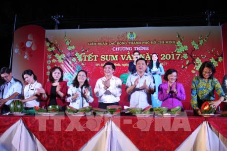 600 gia đình công nhân khó khăn vui dự “Tết sum vầy” 2017