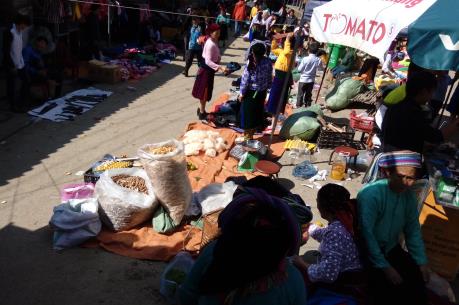 Nhộn nhịp chợ vùng cao phiên giáp Tết