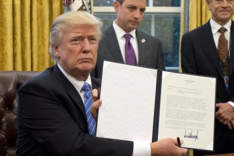 Tân Tổng thống Mỹ chính thức ký sắc lệnh rút khỏi Hiệp định TPP