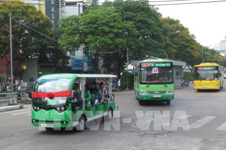 Tp. Hồ Chí Minh thí điểm hai tuyến xe buýt điện