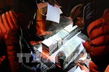 Thưởng nóng các tập thể, cá nhân phá chuyên án lớn về ma túy