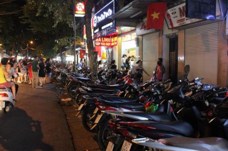 Hà Nội “nhảy nhót” giá trông giữ xe