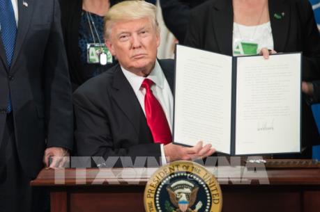 Tổng thống Mỹ ký sắc lệnh hành pháp kiểm soát biên giới và người nhập cư trái phép