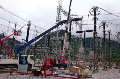 Truyền tải 8,7 tỷ kWh cho các tỉnh miền Trung và Tây Nguyên