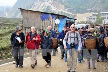 Hàng chục ngàn du khách đến Lào Cai trong dịp Tết cổ truyền dân tộc