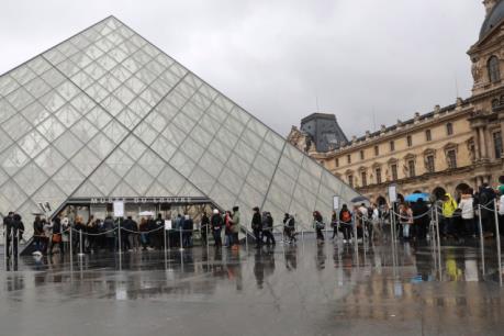 Vụ tấn công ở Viện bảo tàng Louvre: Louvre mở cửa hoạt động trở lại