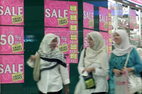 Người dân Malaysia sẽ chi tiêu ít hơn trong năm 2017