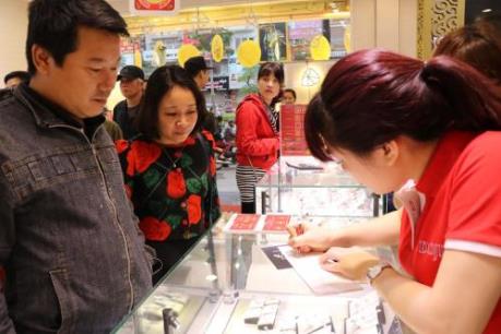 Giá vàng hôm nay 10/3: Giá vàng SJC đồng loạt đảo chiều