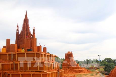 Độc đáo công viên tượng cát đầu tiên của Việt Nam tại Phan Thiết