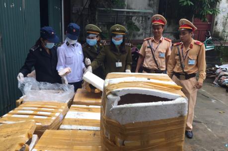 Phát hiện ô tô vận chuyển gần 400 kg nội tạng động vật bốc mùi hôi thối