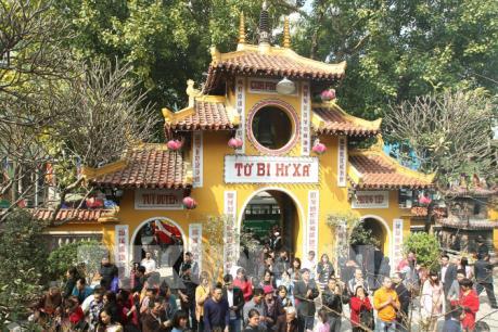 Bộ Công Thương thành lập hội đồng kỷ luật "cán bộ đi lễ chùa trong giờ làm việc"