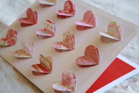 Làm thiệp 3D Valentine trái tim: Tình yêu của bạn sẽ trở nên đặc biệt hơn với những thiệp 3D Valentine trái tim tinh tế được tạo ra bởi đội ngũ thiết kế của chúng tôi. Với những kiểu dáng và màu sắc phong phú, chúng tôi tin rằng bạn sẽ tìm được thiệp hoàn hảo cho người ấy trong ngày Valentine này. Hãy để chúng tôi giúp bạn biến giấc mơ thành hiện thực.