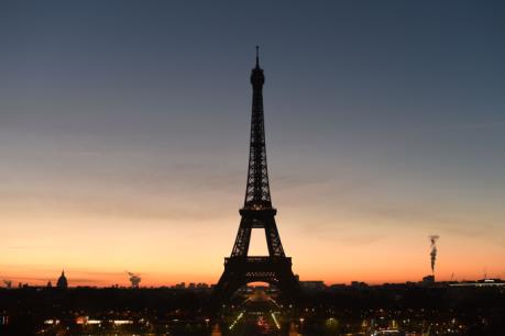 Pháp tăng cường an ninh tại tháp Eiffel