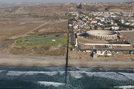 Cảnh báo bức tường biên giới Mexico-Mỹ đe dọa hệ sinh thái tự nhiên