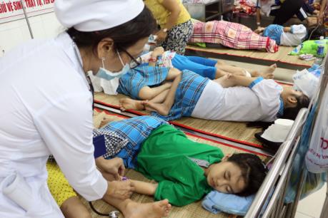 Vĩnh Long: Hơn 100 học sinh tiểu học nhập viện nghi ngộ độc thực phẩm