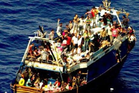 Chìm thuyền trên sông, 20 người mất tích