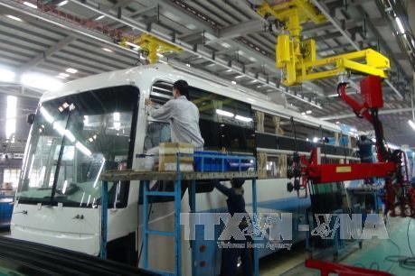 Nhà máy xe Bus Trường Hải sản xuất trở lại sau sự cố cháy