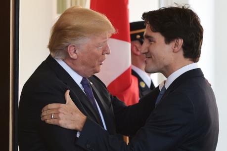 Thủ tướng Canada J. Trudeau đề nghị Tổng thống Mỹ D. Trump loại bỏ các biện pháp bảo hộ