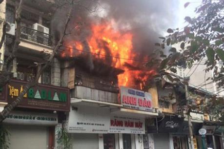 Cháy lớn tại phố Bát Đàn, Hà Nội