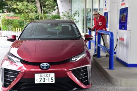 Toyota thu hồi hàng nghìn xe chạy bằng pin nhiên liệu