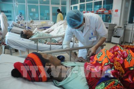 Hỗ trợ trực tiếp nạn nhân bị ngộ độc thực phẩm tại Lai Châu