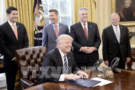 Những bước đi khôn ngoan đầu tiên của Tân chính quyền Mỹ