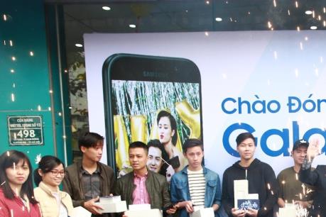 Samsung A7 đạt doanh số kỷ lục trong ngày đầu mở bán