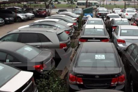 Giá tăng cao vẫn chật vật thuê xe du lịch cuối tuần