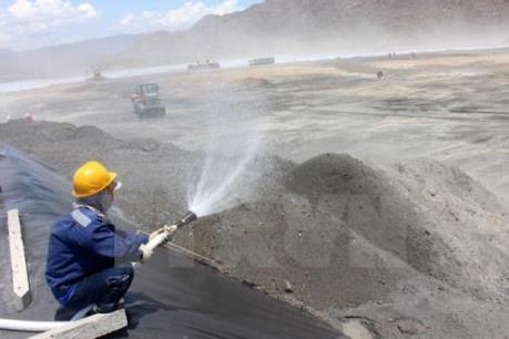 Gỡ “nút thắt”, biến phế thải thành vật liệu