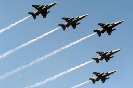 Các nước vùng Vịnh tiếp tục tăng chi tiêu quốc phòng bất chất giá dầu thấp