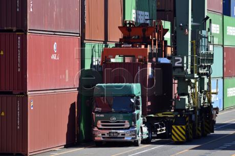 Nhật Bản ghi nhận thâm hụt thương mại đầu tiên trong 5 tháng