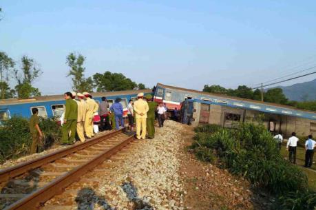 Tàu hỏa đâm xe ben tại Thừa Thiên-Huế làm ít nhất ba người chết
