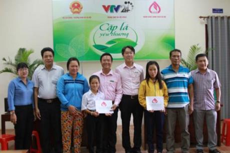 Hành trình yêu thương của những “chiếc lá lành”