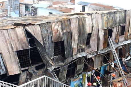 Thành phố Hồ Chí Minh: Cháy lớn thiêu rụi nhiều phòng trọ