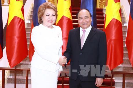Thủ tướng Nguyễn Xuân Phúc tiếp Chủ tịch Hội đồng Liên bang Nga