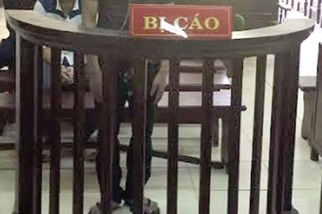 Án phạt nghiêm khắc cho kẻ dùng xăng đốt vợ