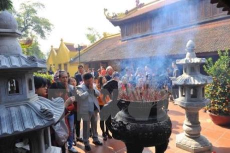 Bộ Tài chính thông tin về việc cán bộ đi lễ trong giờ làm việc