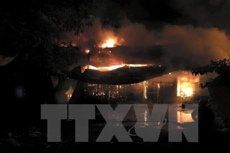 Cháy nhà trong đêm, 4 người thiệt mạng