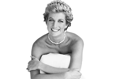 Tái hiện câu chuyện thời trang của Công nương Diana